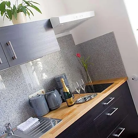 Apart Otel Mitte 3*