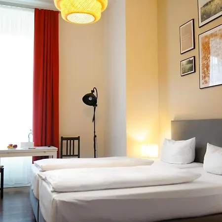 Mitte 3*