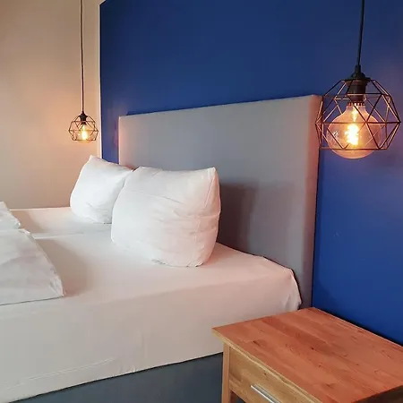 Mitte 3*